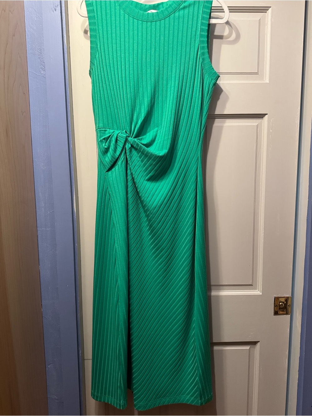 Evereve Sleeveless Midi Dress in Green with Twist Detail